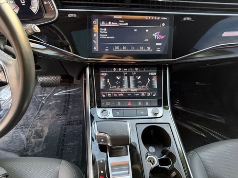 Used 2021 Audi Q8 Premium Plus w/ Premium Plus Package image 20