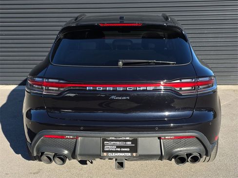 Certified 2024 Porsche Macan image 6