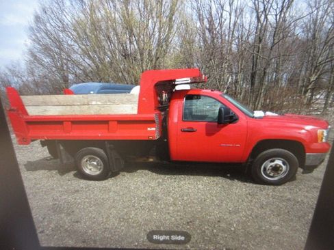 Used 2011 GMC Sierra 3500 W/T RWD image 5