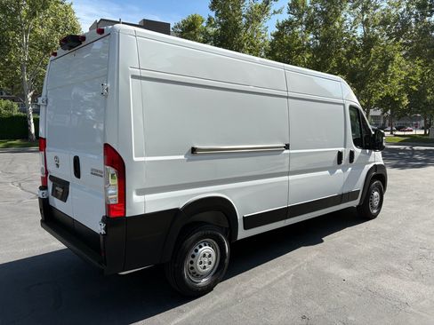 Used 2025 RAM ProMaster 2500 w/ Convenience Group image 7