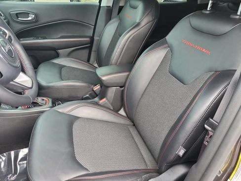 Used 2019 Jeep Compass Trailhawk w/ Cold Weather Group AWD/4WD image 13