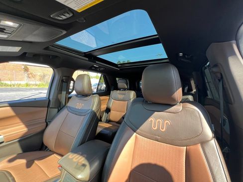 Used 2022 Ford Explorer King Ranch w/ Premium Technology Package RWD image 14