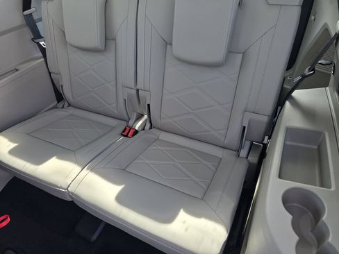 New 2026 Volkswagen Atlas SE FWD image 23