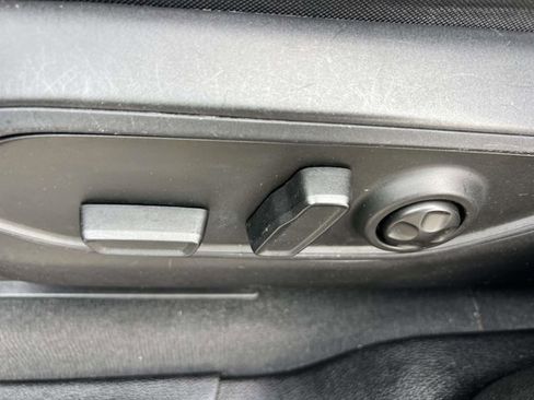 Certified 2023 Jeep Grand Cherokee Limited w/ Luxury Tech Group II image 17