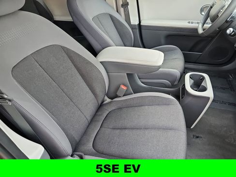 Used 2024 Hyundai Ioniq 5 SE RWD image 18