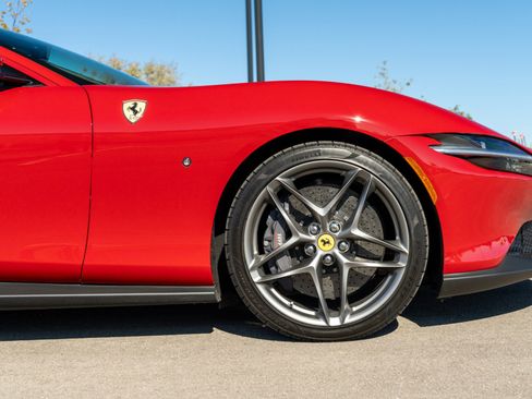 Used 2022 Ferrari Roma RWD image 29