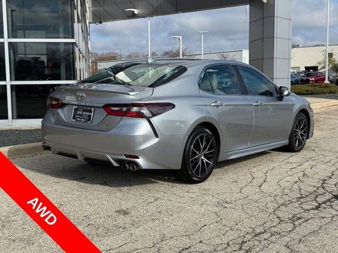 Used 2024 Toyota Camry SE AWD/4WD image 3