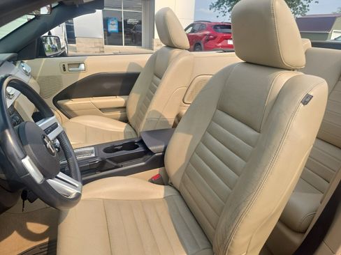 Used 2005 Ford Mustang GT Premium RWD image 11