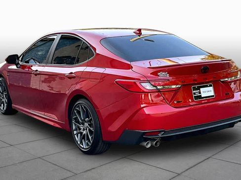 Used 2025 Toyota Camry SE w/ Convenience Package FWD image 12