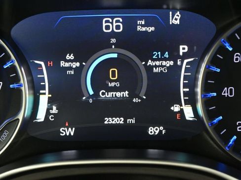 Used 2024 Chrysler Pacifica Limited w/ Uconnect Theater Family Group AWD/4WD image 17