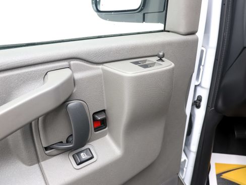 Used 2025 Chevrolet Express 3500 LT w/ LT Preferred Equipment Group RWD image 20