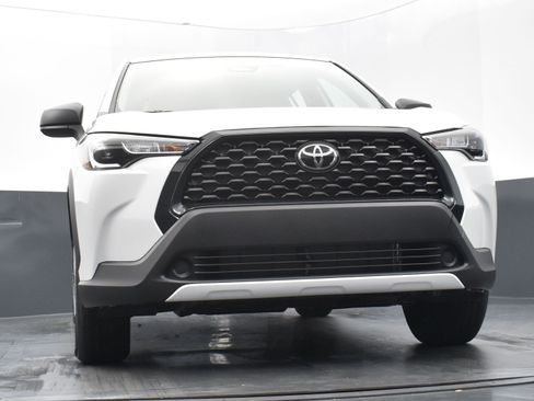 Used 2025 Toyota Corolla Cross L FWD image 43