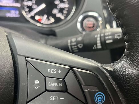 Used 2020 Nissan Rogue SV w/ Premium Package image 21