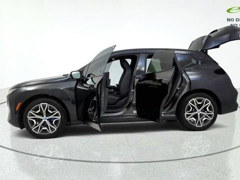 Used 2024 BMW iX xDrive50 w/ Sport Package AWD/4WD image 15