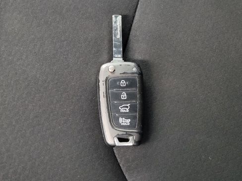 Used 2018 Hyundai Elantra GT FWD image 32