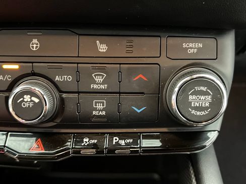 Used 2025 Dodge Durango GT AWD/4WD image 59