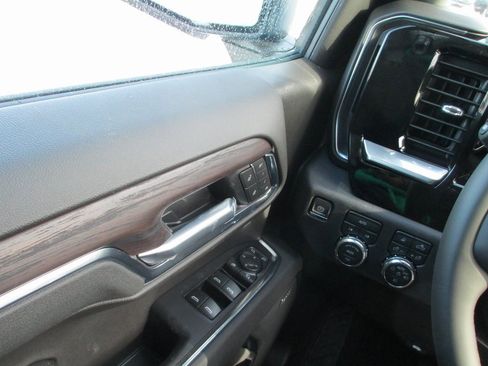 New 2026 GMC Sierra 1500 SLT w/ SLT Convenience Package image 20