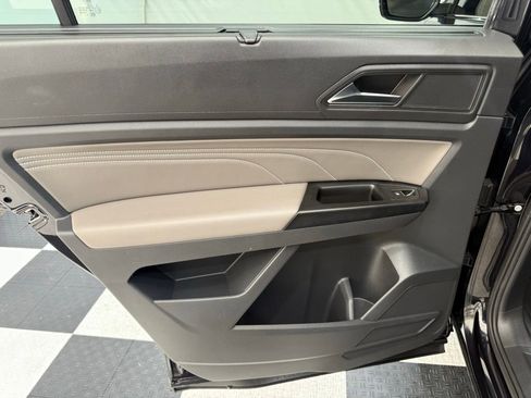 Used 2021 Volkswagen Atlas SE w/ Panoramic Sunroof Package image 17