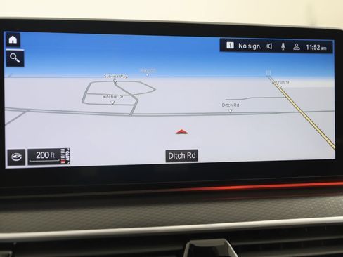 Used 2023 BMW M550i xDrive image 10