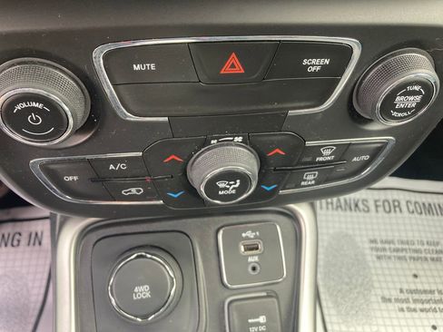 Used 2021 Jeep Compass Latitude AWD/4WD image 27