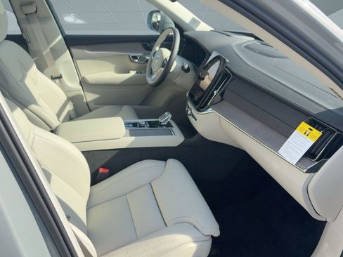 New 2026 Volvo XC90 B6 Ultra w/ Protection Package image 30