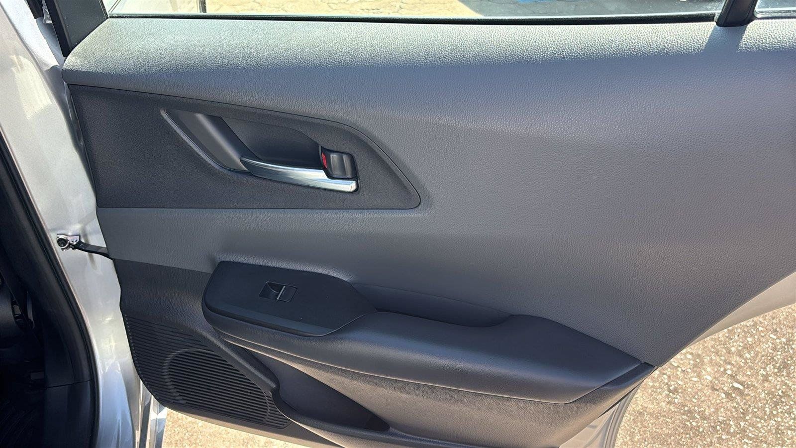 Used 2023 Toyota Prius XLE FWD image 21