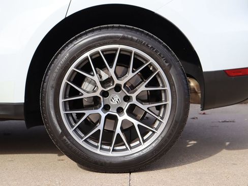 Used 2017 Porsche Macan S image 47