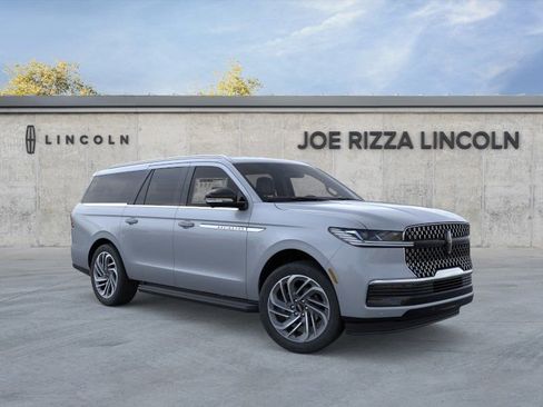 New 2026 Lincoln Navigator L Premier AWD/4WD image 7