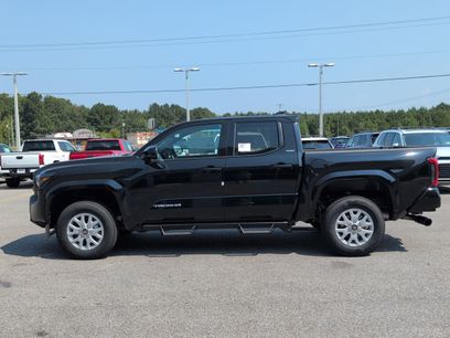 New 2025 Toyota Tacoma SR5