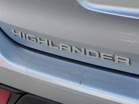 Used 2022 Toyota Highlander XLE image 17