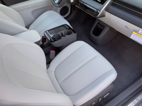 New 2026 Hyundai Ioniq 5 Limited image 24