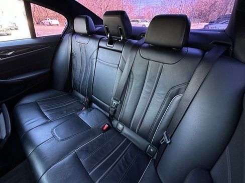 Used 2019 BMW 540i w/ Convenience Package image 30