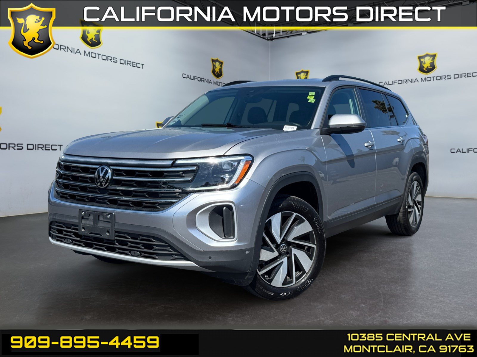 Used 2025 Volkswagen Atlas SE FWD image 1
