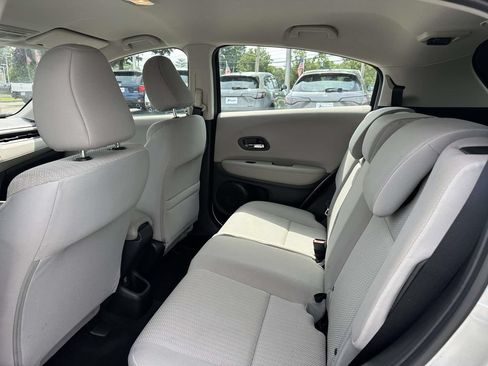 Used 2017 Honda HR-V LX image 9
