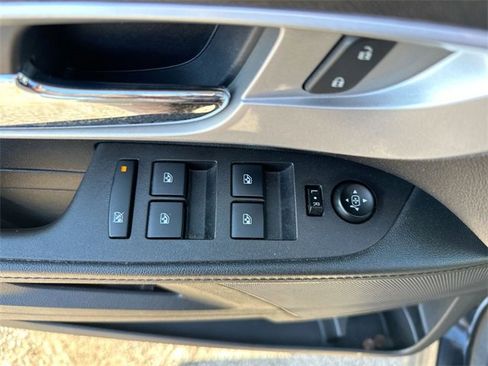 Used 2016 Chevrolet Equinox LT w/ Convenience Package image 12