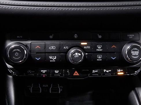 Used 2022 Dodge Durango GT image 31