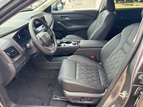 New 2026 Nissan Rogue Platinum AWD/4WD image 9
