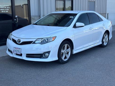 Used 2012 Toyota Camry SE image 7