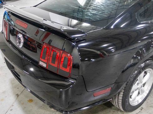 Used 2006 Ford Mustang GT Premium image 20