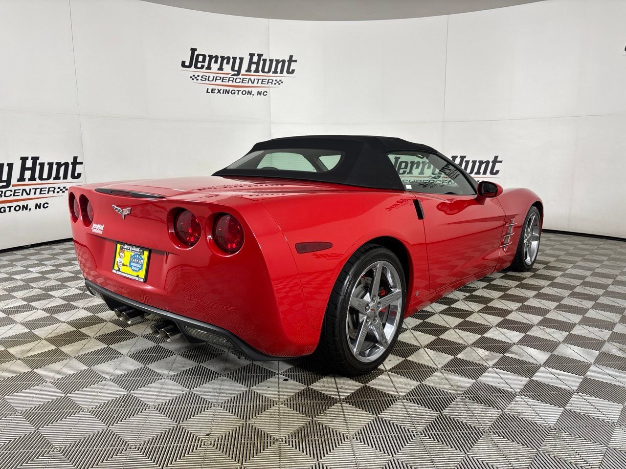 Used 2007 Chevrolet Corvette Convertible w/ Preferred Equipment Group RWD image 4