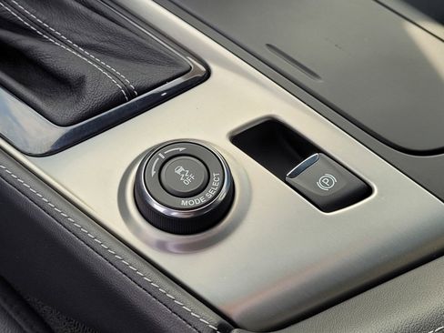 Used 2017 Chevrolet Corvette Stingray Coupe w/ 1LT image 21