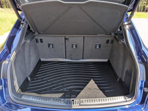 Certified 2025 Porsche Macan w/ Premium Package Plus AWD/4WD image 26