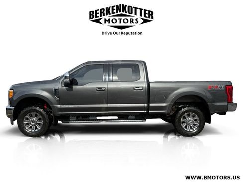 Used 2017 Ford F250 XLT w/ XLT Premium Package AWD/4WD image 5
