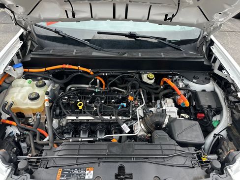 Used 2022 Ford Maverick XL image 17