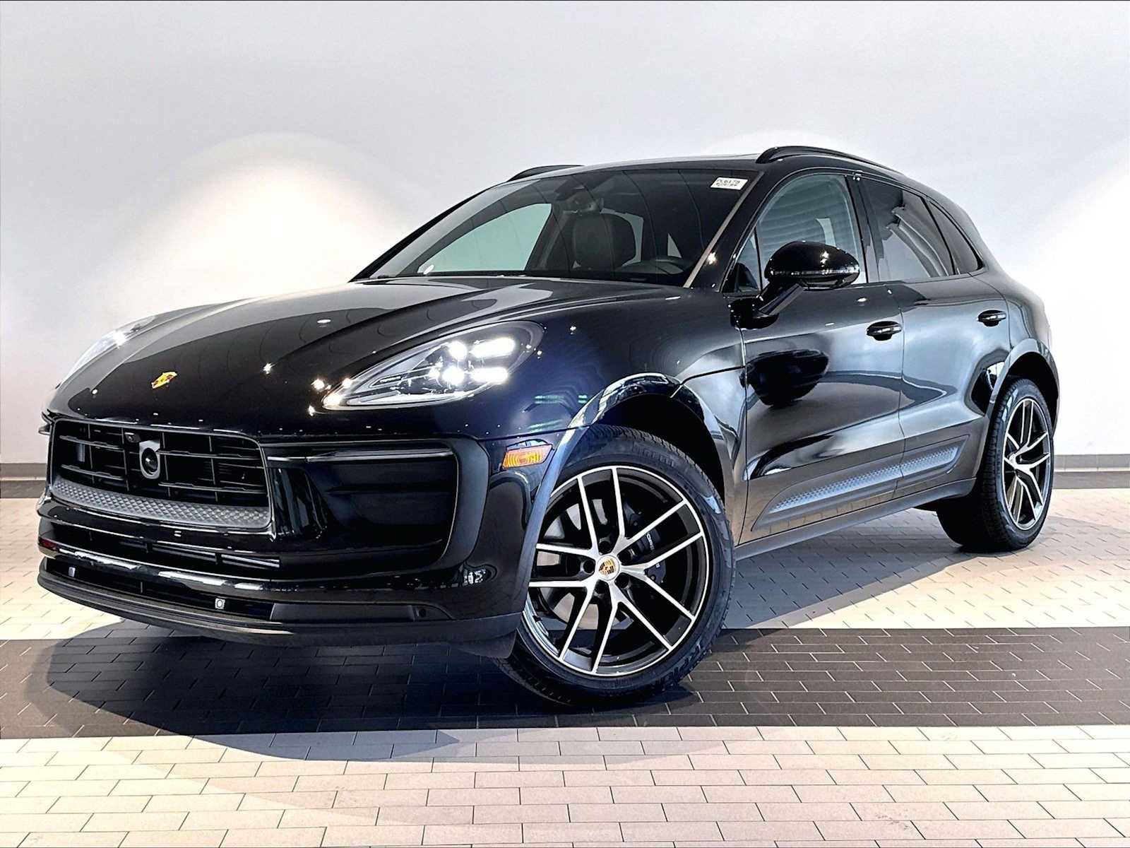 Used 2026 Porsche Macan AWD/4WD image 1
