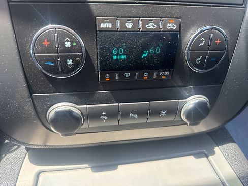 Used 2010 GMC Sierra 1500 SLT w/ All-Terrain Package AWD/4WD image 41