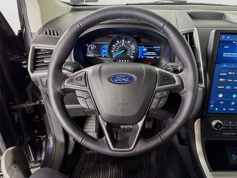 Used 2024 Ford Edge SEL w/ Convenience Package AWD/4WD image 3