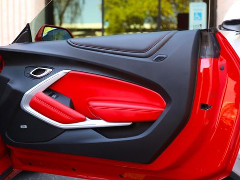 Used 2019 Chevrolet Camaro SS RWD image 30