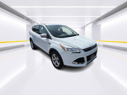 Used 2014 Ford Escape SE FWD image 2