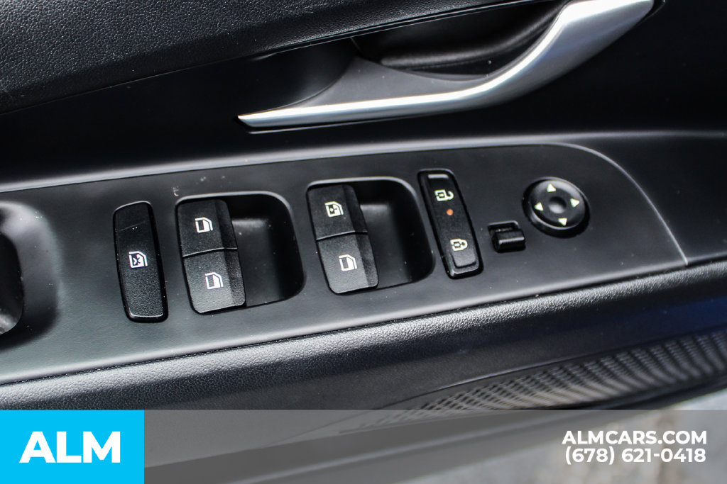 Used 2025 Hyundai Elantra SEL FWD image 37